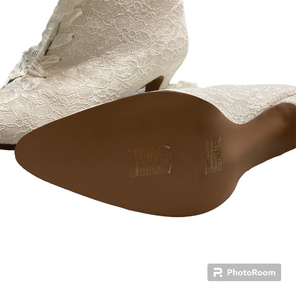 Fabulicious Women's Victorian-30 Ankle Boots - Picture 9 of 14